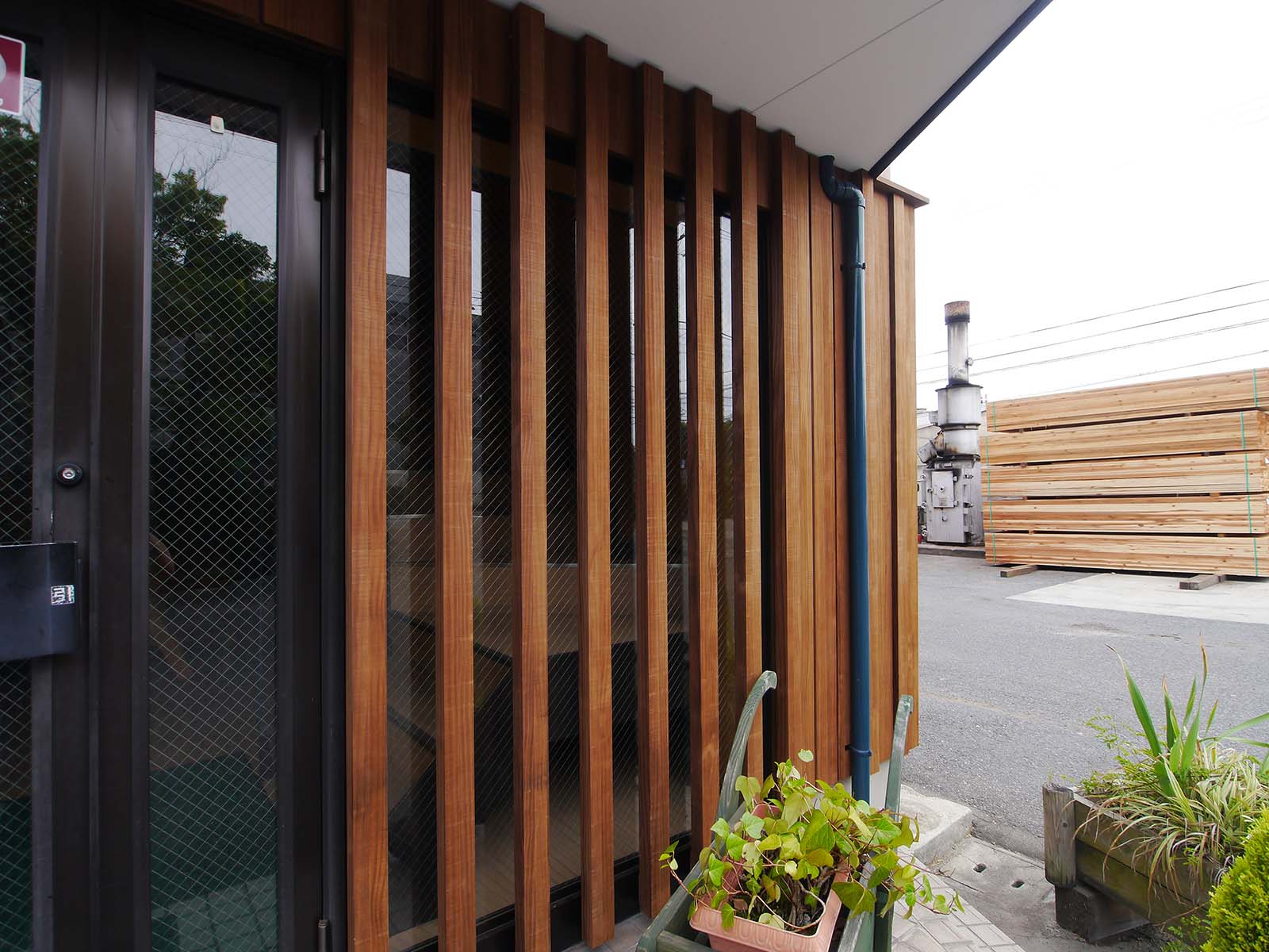 関西ウッドデッキ企画・中川木材産業