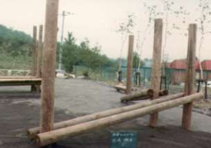 遊具　中川木材産業