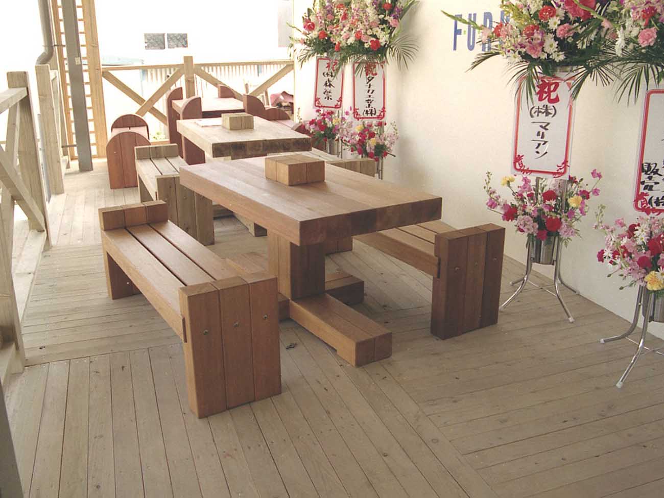 リゾート博木製工事　中川木材産業
